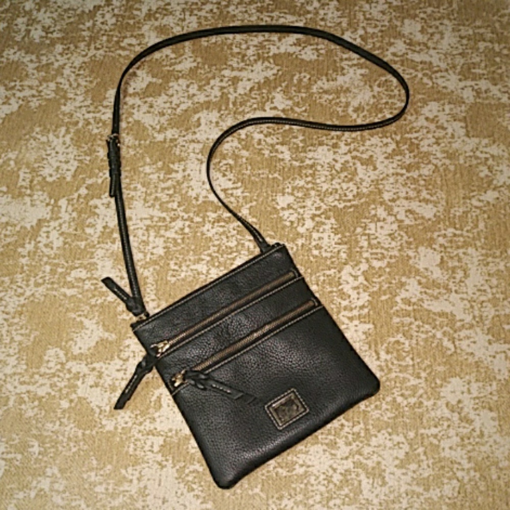 Dooney and Bourke. 3 Zip Purse. Grain Leather.